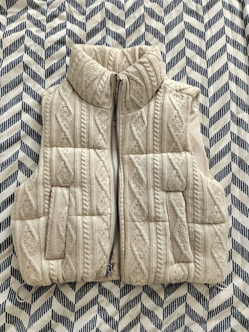 Hollister Sweater-Knit Mini Puffer Vest Cream XXS
